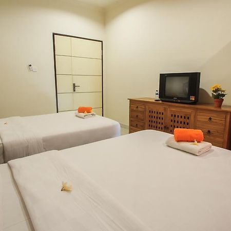 Ivanka Airport Inn Кута Екстер'єр фото
