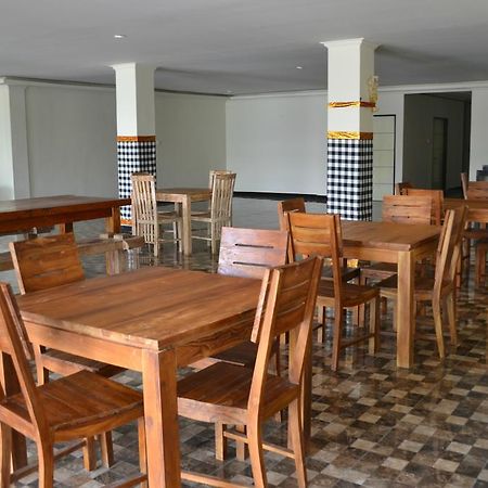 Ivanka Airport Inn Кута Екстер'єр фото
