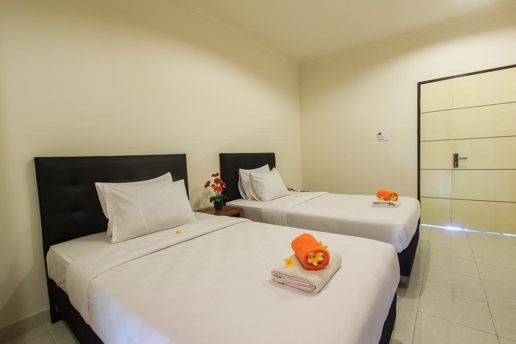 Ivanka Airport Inn Кута Екстер'єр фото