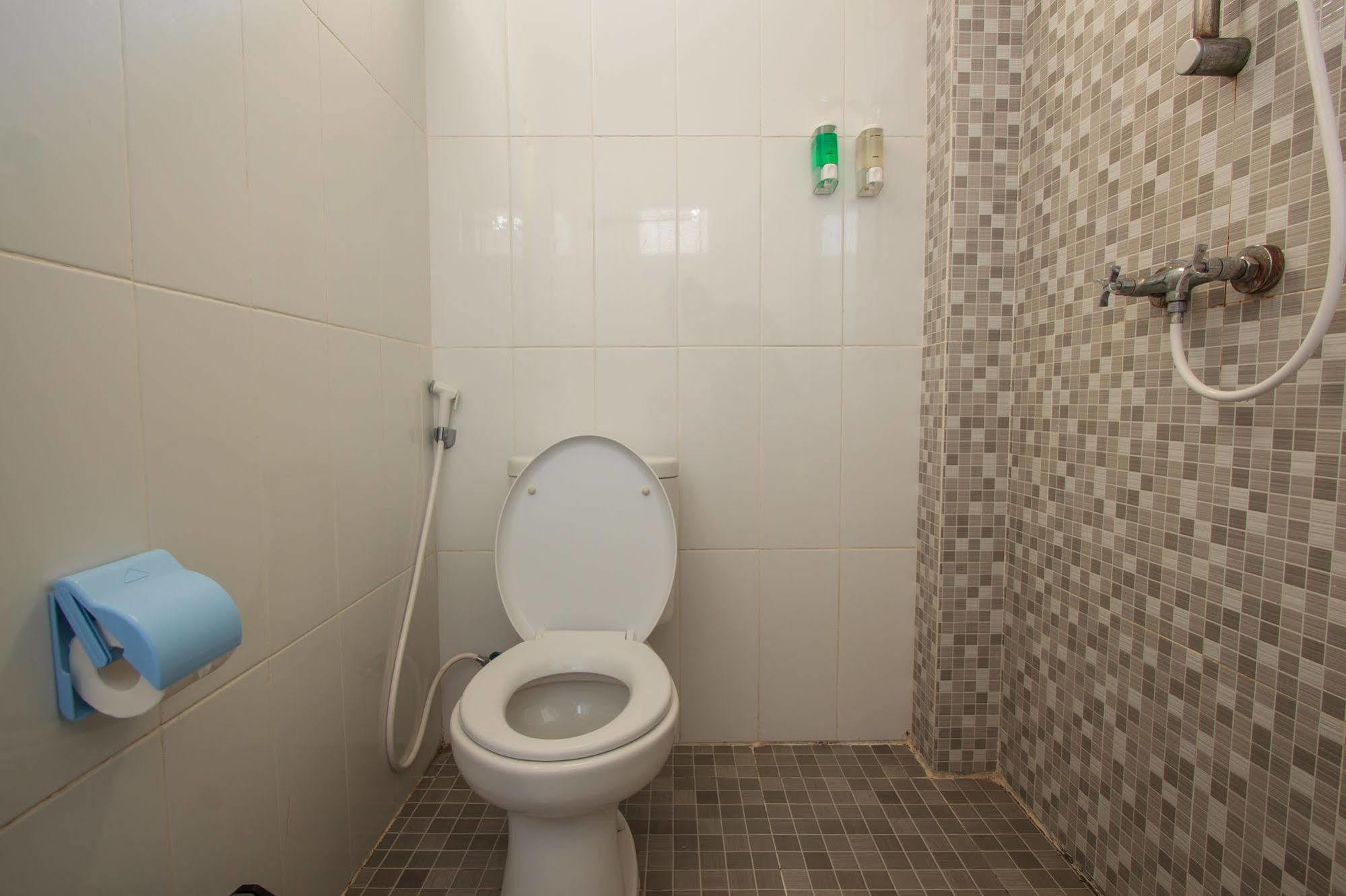 Ivanka Airport Inn Кута Екстер'єр фото