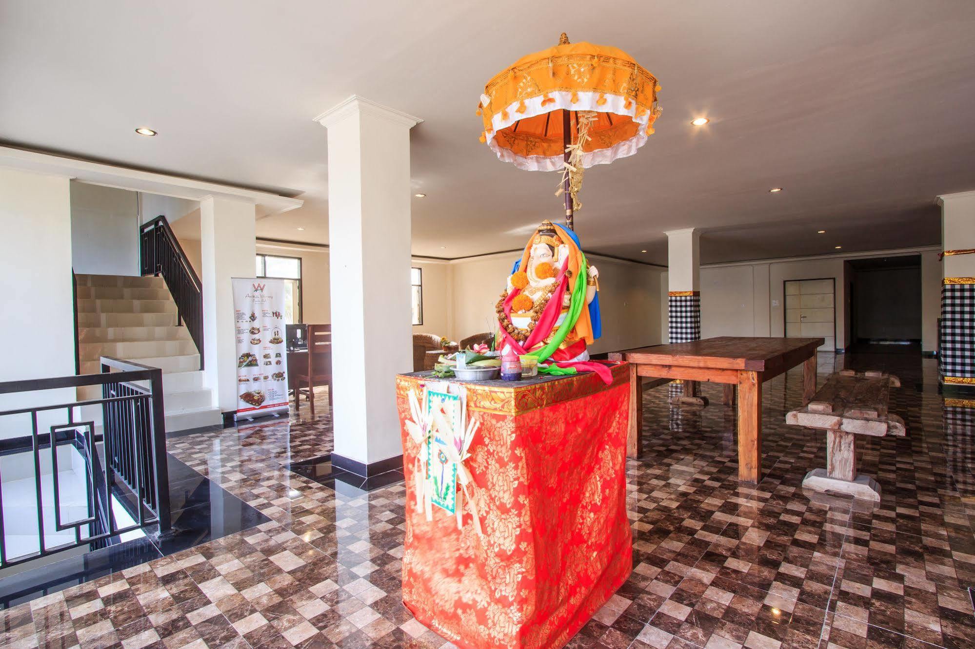 Ivanka Airport Inn Кута Екстер'єр фото