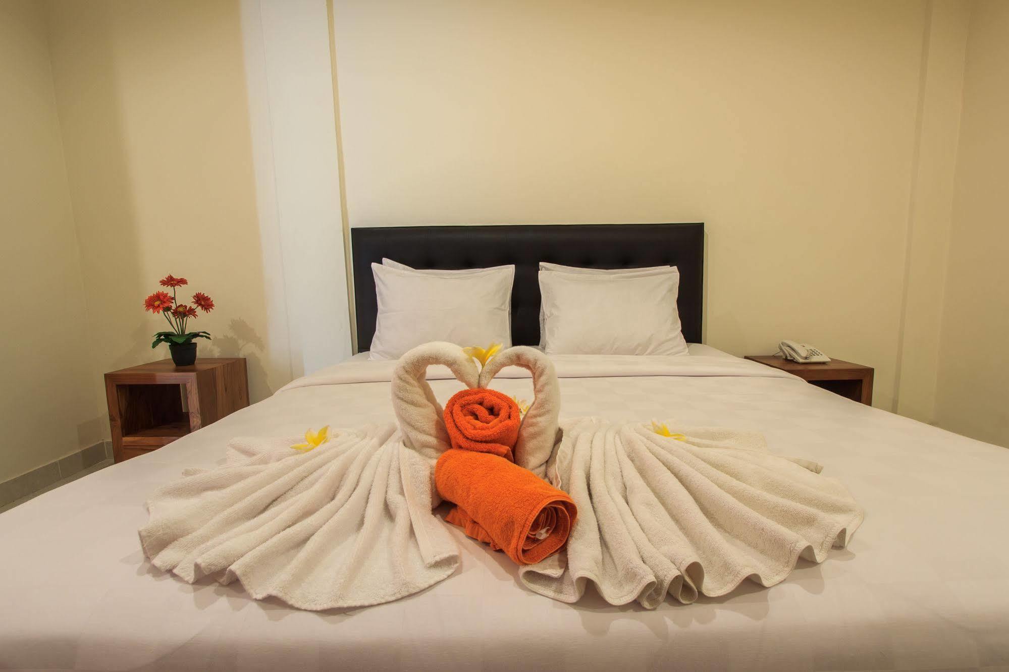 Ivanka Airport Inn Кута Екстер'єр фото